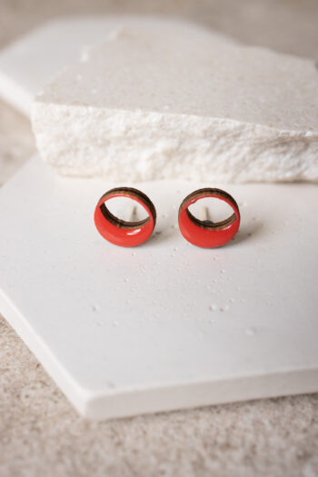 Round minimal pin earrings