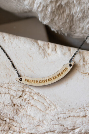 Kολιέ με φράση "Prefer cats over people"
