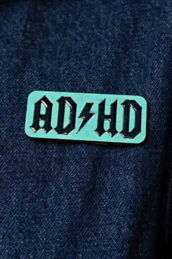 Ξύλινη καρφίτσα - ADHD
